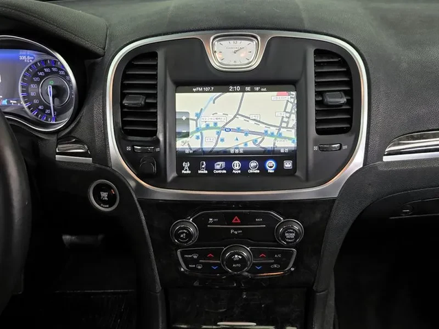 Chrysler 300c - автомобили, коли, обяви за нови и употребявани 13