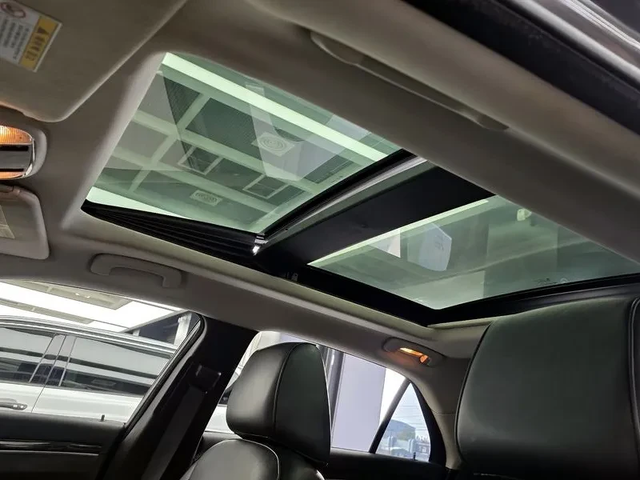 Chrysler 300c - автомобили, коли, обяви за нови и употребявани 16