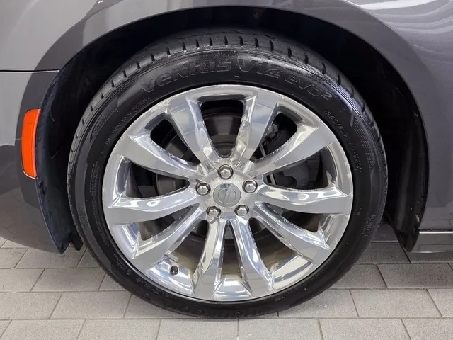 Chrysler 300c - автомобили, коли, обяви за нови и употребявани 4