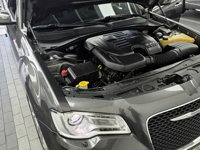 Chrysler 300c - автомобили, коли, обяви за нови и употребявани 5