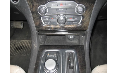 Chrysler 300c 3.6 Prestige - автомобили, коли, обяви за нови и употребявани 8