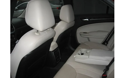 Chrysler 300c 3.6 Prestige - автомобили, коли, обяви за нови и употребявани 9