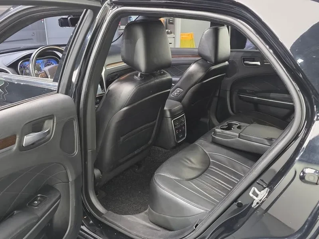 Chrysler 300c AWD - автомобили, коли, обяви за нови и употребявани 10