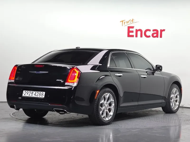 Chrysler 300c AWD - автомобили, коли, обяви за нови и употребявани 1