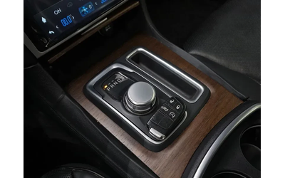 Chrysler 300c AWD - автомобили, коли, обяви за нови и употребявани 8