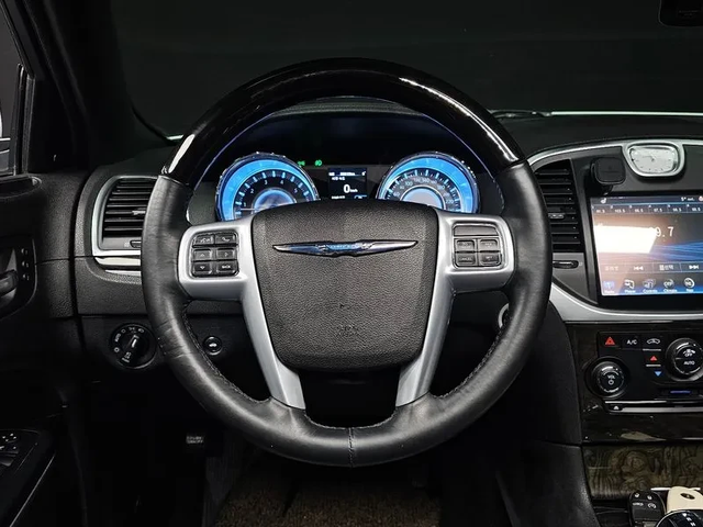 Chrysler 300c 3.6 Prestige - автомобили, коли, обяви за нови и употребявани 12