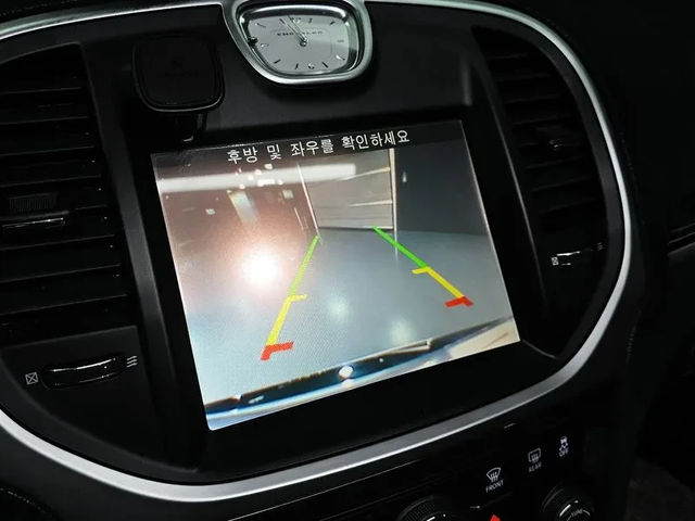 Chrysler 300c 3.6 Prestige - автомобили, коли, обяви за нови и употребявани 14