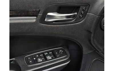 Chrysler 300c 3.6 Prestige - автомобили, коли, обяви за нови и употребявани 16