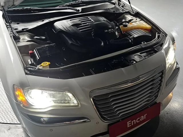 Chrysler 300c 3.6 Prestige - автомобили, коли, обяви за нови и употребявани 5