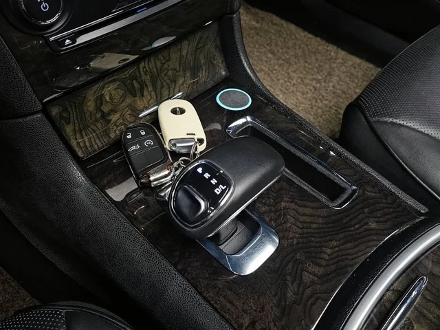 Chrysler 300c 3.6 Prestige - автомобили, коли, обяви за нови и употребявани 8