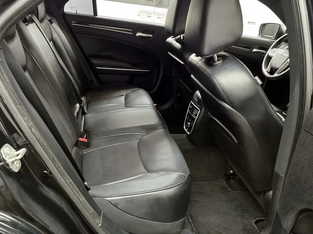 Chrysler 300c 3.6 - автомобили, коли, обяви за нови и употребявани 11