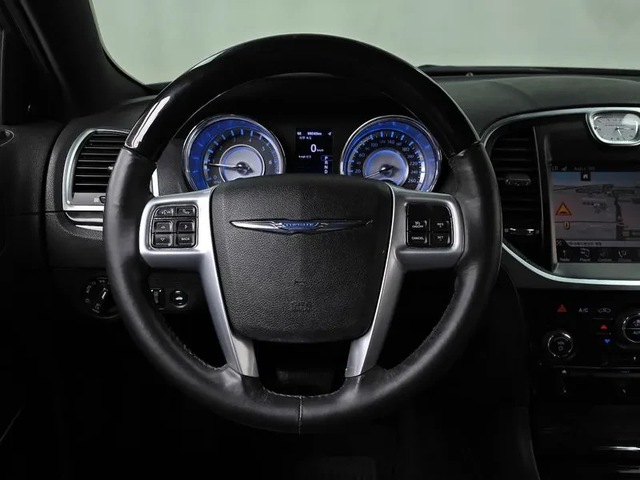 Chrysler 300c 3.6 - автомобили, коли, обяви за нови и употребявани 12