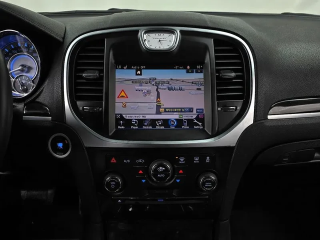 Chrysler 300c 3.6 - автомобили, коли, обяви за нови и употребявани 13