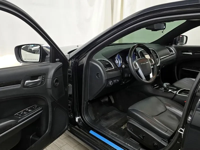 Chrysler 300c 3.6 - автомобили, коли, обяви за нови и употребявани 9