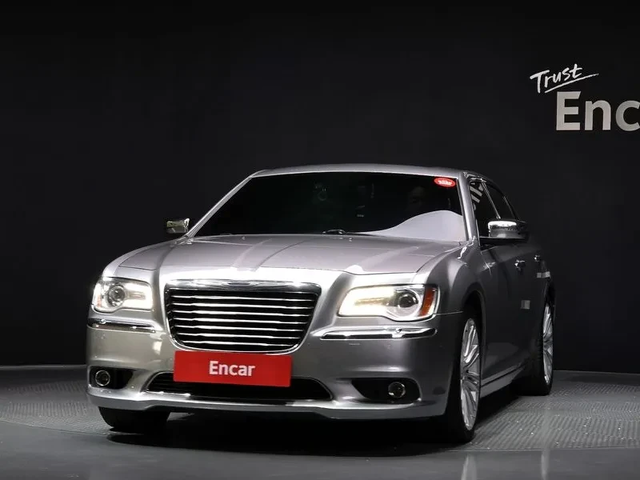 Chrysler 300c 3.6 - автомобили, коли, обяви за нови и употребявани 2