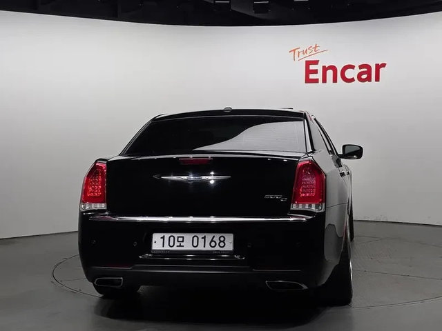 Chrysler 300c 3.6 - автомобили, коли, обяви за нови и употребявани 3