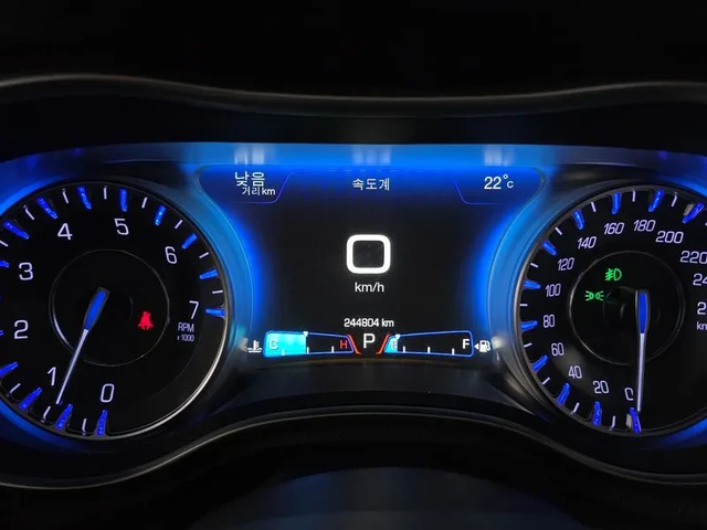 Chrysler 300c 3.6 - автомобили, коли, обяви за нови и употребявани 7