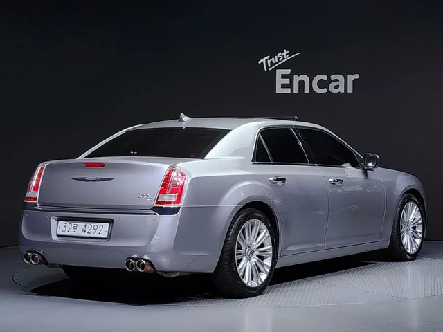 Chrysler 300c 3.6 - автомобили, коли, обяви за нови и употребявани 1
