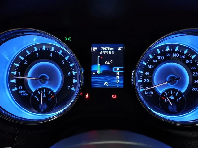 Chrysler 300c 3.6 - автомобили, коли, обяви за нови и употребявани 7