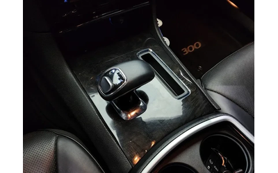 Chrysler 300c 3.6 - автомобили, коли, обяви за нови и употребявани 8