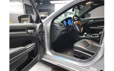 Chrysler 300c 3.6 - автомобили, коли, обяви за нови и употребявани 9