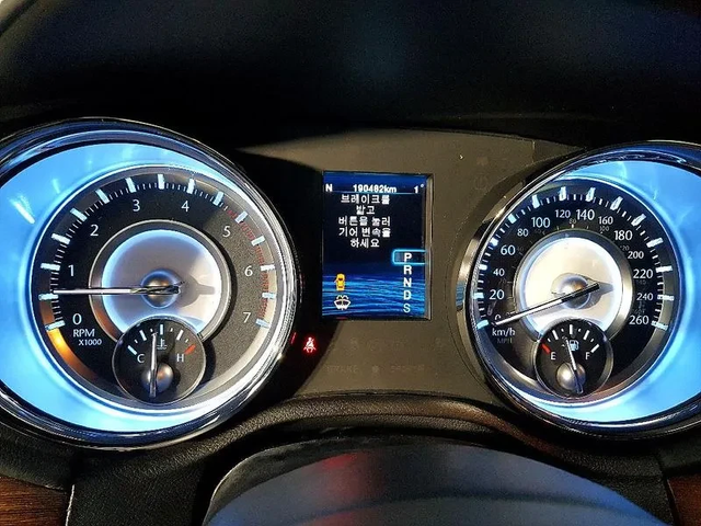 Chrysler 300c 3.6 Prestige - автомобили, коли, обяви за нови и употребявани 6