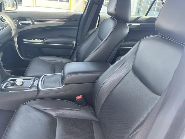 Chrysler 300c Touring-L All-Wheel Drive* * - автомобили, коли, обяви за нови и употребявани 10