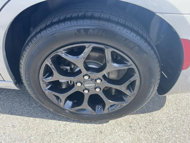 Chrysler 300c Touring-L All-Wheel Drive* * - автомобили, коли, обяви за нови и употребявани 9