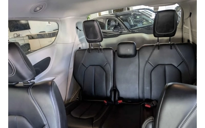 Chrysler Pacifica TOURING L * ПОДГРЕВ * КАМЕРА * CARFAX * - автомобили, коли, обяви за нови и употребявани 11