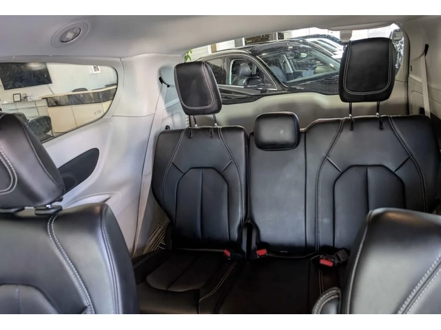 Chrysler Pacifica TOURING L * ПОДГРЕВ * КАМЕРА * CARFAX * - автомобили, коли, обяви за нови и употребявани 11