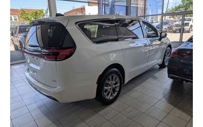 chrysler-pacifica - 2