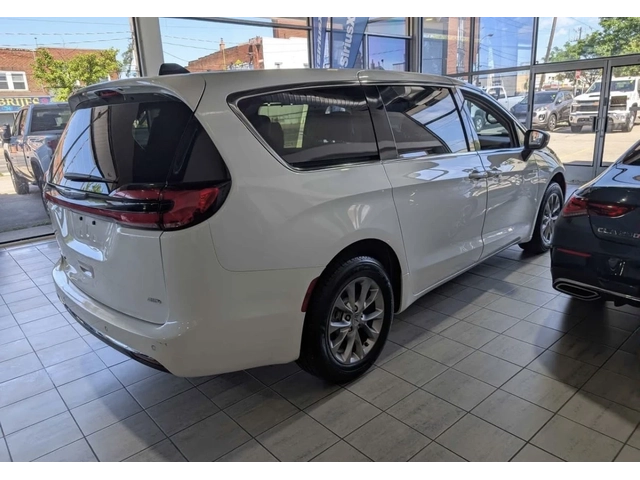 Chrysler Pacifica TOURING L * ПОДГРЕВ * КАМЕРА * CARFAX * - автомобили, коли, обяви за нови и употребявани 2