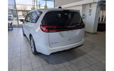 chrysler-pacifica - 3