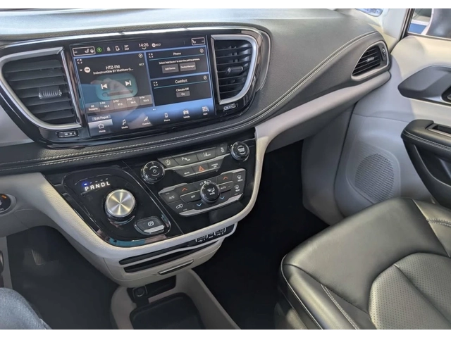 Chrysler Pacifica TOURING L * ПОДГРЕВ * КАМЕРА * CARFAX * - автомобили, коли, обяви за нови и употребявани 8