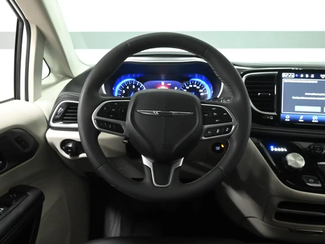 Chrysler Pacifica Pacifica - автомобили, коли, обяви за нови и употребявани 10