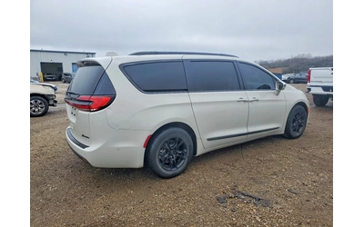 chrysler-pacifica - 2