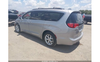 chrysler-pacifica - 2