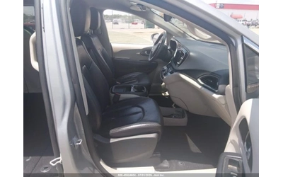 chrysler-pacifica - 4