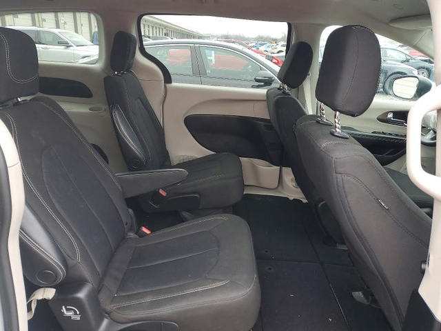 Chrysler Voyager 3.6L 6 Front-wheel Drive - автомобили, коли, обяви за нови и употребявани 11