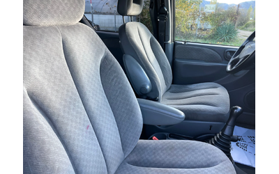 chrysler-voyager - 5