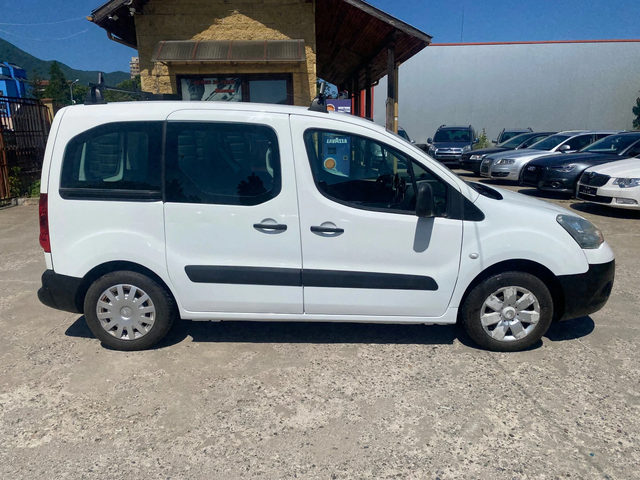 Citroen Berlingo 1.6i 98kc. - автомобили, коли, обяви за нови и употребявани 3