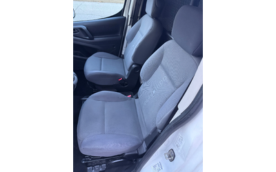 Citroen Berlingo 1.6HDI 75кс * ПЕРФЕКТЕН* - автомобили, коли, обяви за нови и употребявани 7