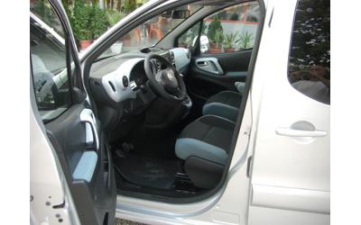 Citroen Berlingo 1.6HDI Multispace EURO 5A - автомобили, коли, обяви за нови и употребявани 8