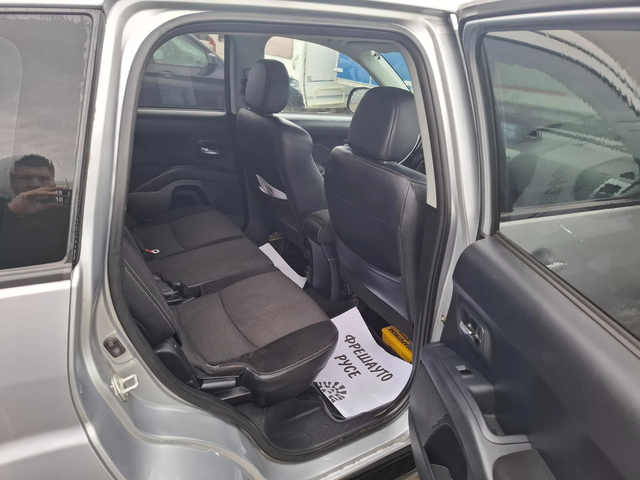 Citroen C-Crosser 2.2 Камера - автомобили, коли, обяви за нови и употребявани 8