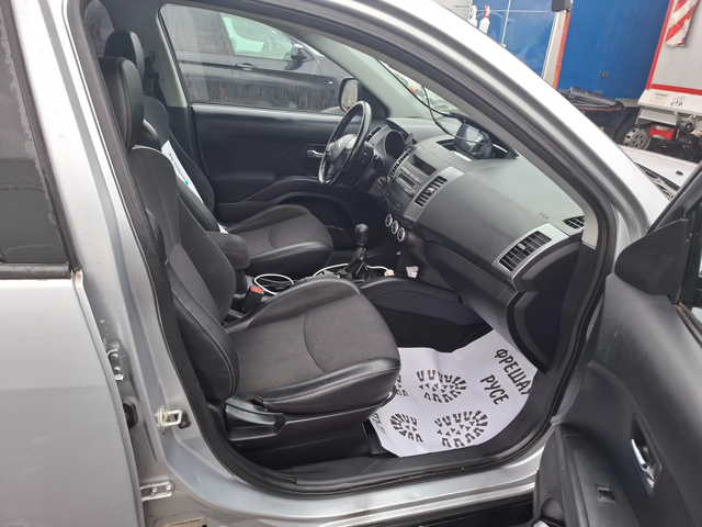 Citroen C-Crosser 2.2 Камера - автомобили, коли, обяви за нови и употребявани 9