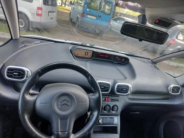 Citroen C3 Picasso 1, 6i 120ps - автомобили, коли, обяви за нови и употребявани 5