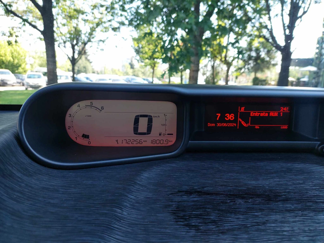 Citroen C3 Picasso 1, 6d LED - автомобили, коли, обяви за нови и употребявани 6