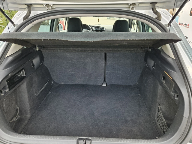 Citroen C4 1.6i-120кс= АВТОПИЛОТ= КЛИМАТРОНИК= СЕРВ. ИСТОРИЯ - автомобили, коли, обяви за нови и употребявани 9