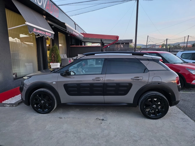 Citroen C4 Cactus 1.2I-110к.с EURO 6B-НАВИГАЦИЯ-ШВЕЙЦАРИЯ - автомобили, коли, обяви за нови и употребявани 3