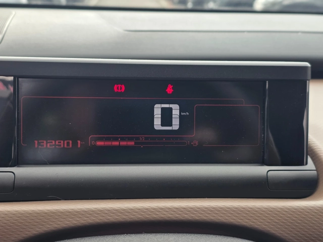 Citroen C4 Cactus 1.2I-110к.с EURO 6B-НАВИГАЦИЯ-ШВЕЙЦАРИЯ - автомобили, коли, обяви за нови и употребявани 9
